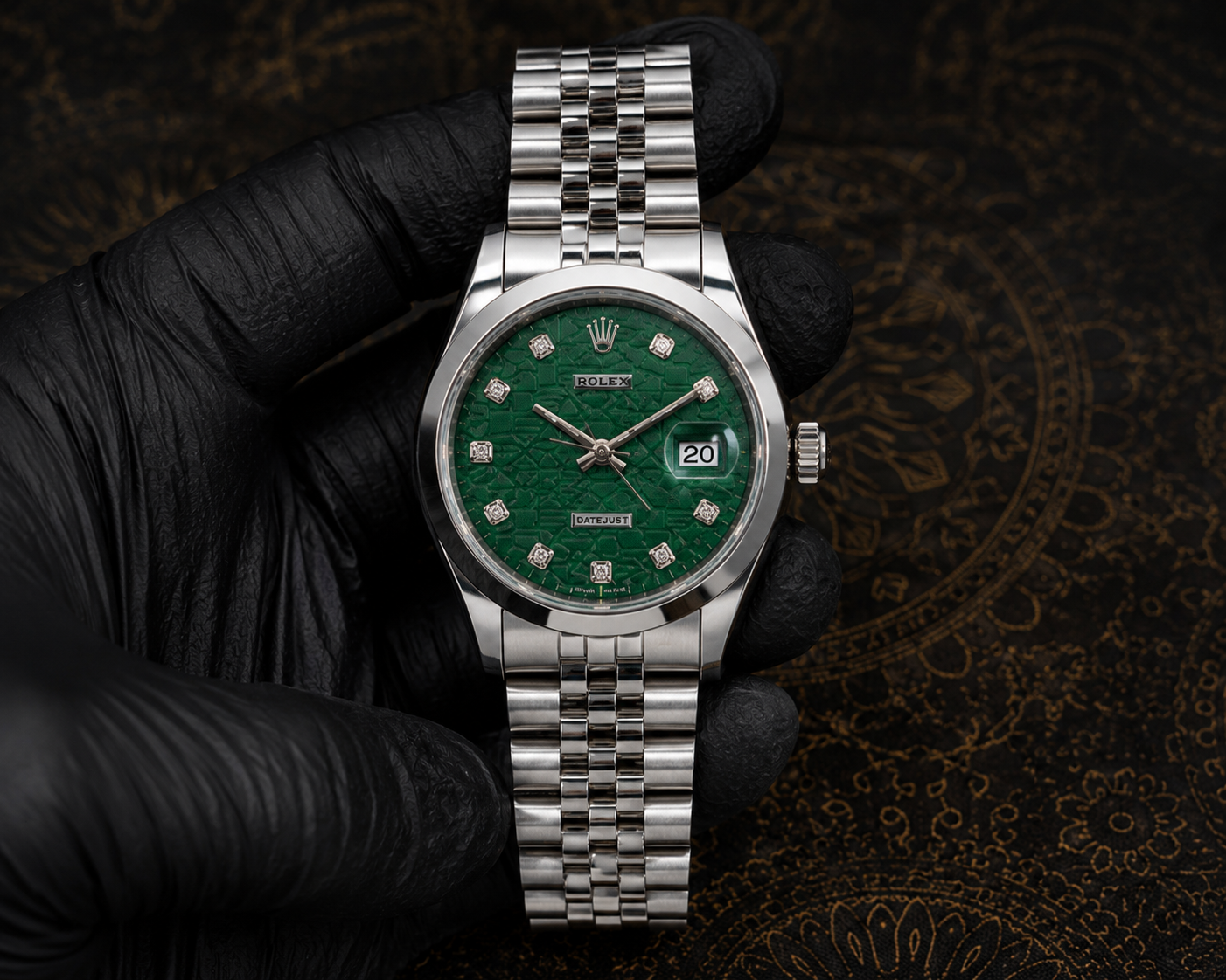 Luxury Silver Stainless Steel Watch – Green Dial | Date Display | Premium Men's Watch