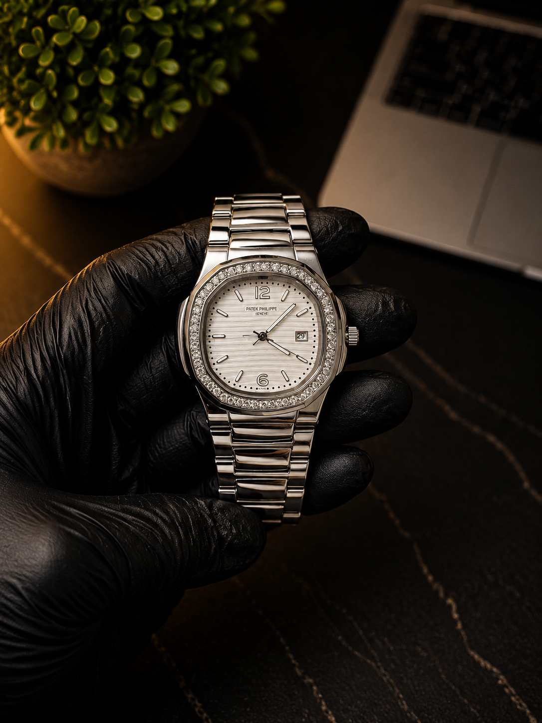 Patek Philippe Steel Back Silver Chain Watch – Premium Classic Men's Wrist Watch